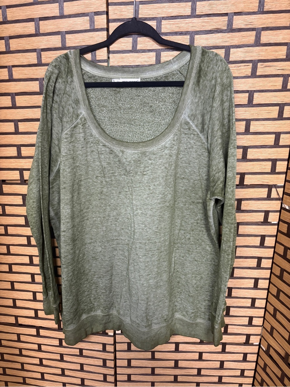 Maurice’s green burnout wash sweatshirt size 3X